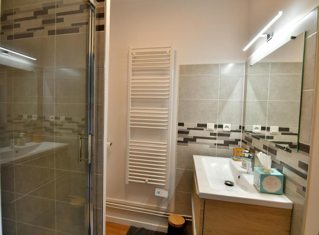 Le 44 - T2 Renove Moderne Et Confortable En Centre-Ville Монлюсон Экстерьер фото